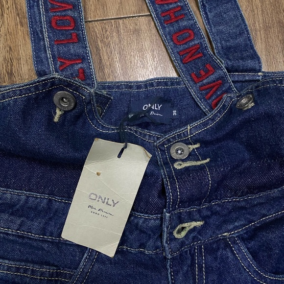 Dungaree - Picture 4 of 4